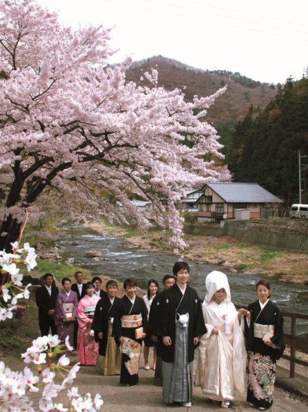 雄大な森の中で人と自然がもてなす上野村婚