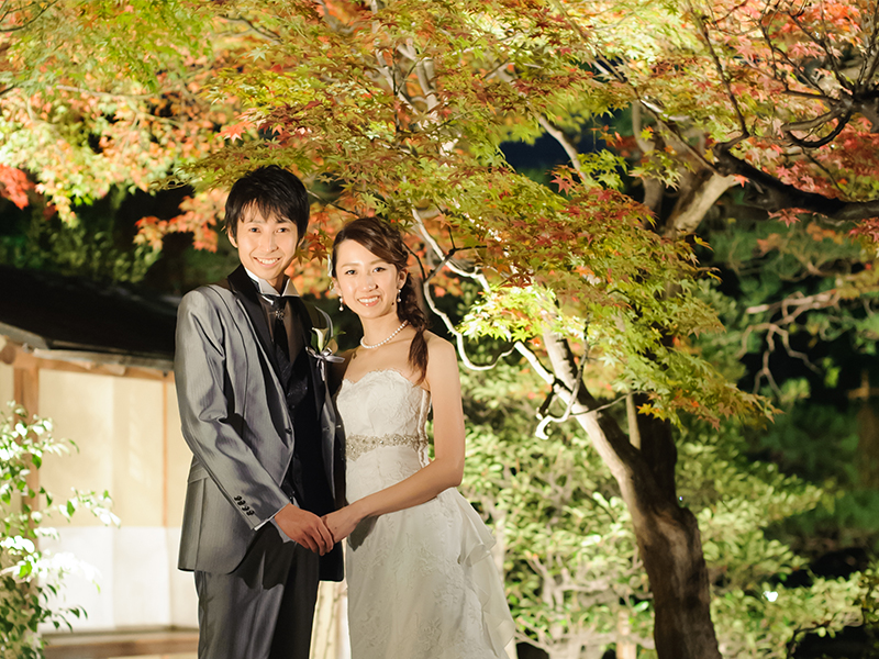 白鳥庭園 The Shugen ライトアップ紅葉 の写真 日本の結婚式