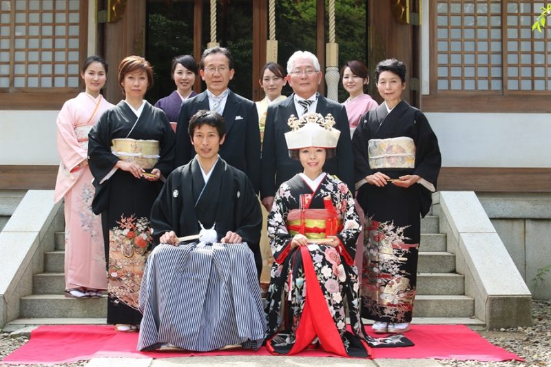 我孫子柴崎神社での結婚式の家族写真