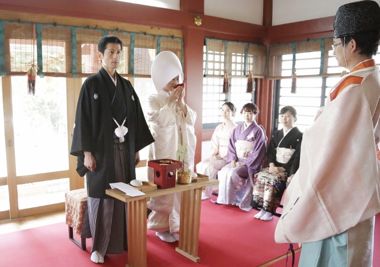 柏諏訪神社での結婚式の様子