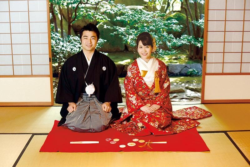 花嫁の和装snap】 成人式や卒業式の振袖で結婚式 | 日本の結婚式