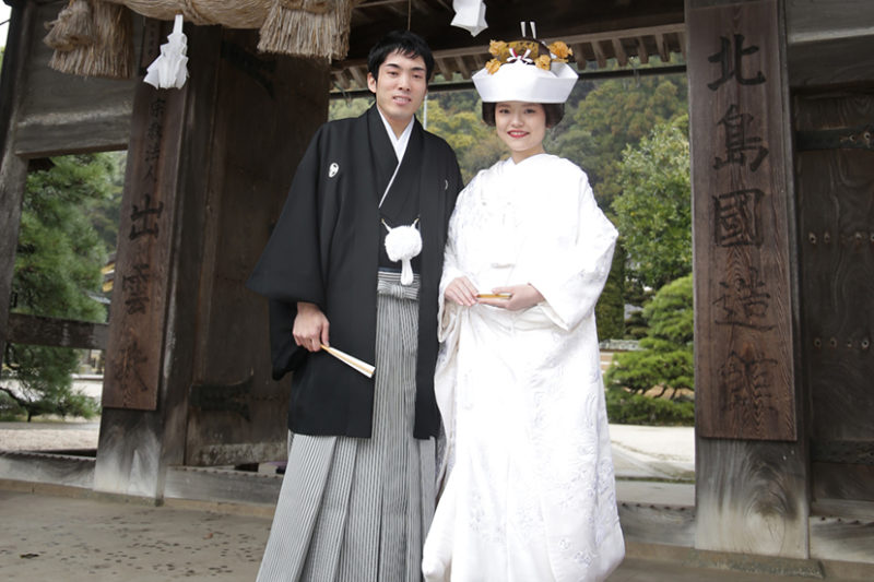 出雲生まれの花嫁が選んだ出雲大社へ出立ちの儀式 日本の結婚式