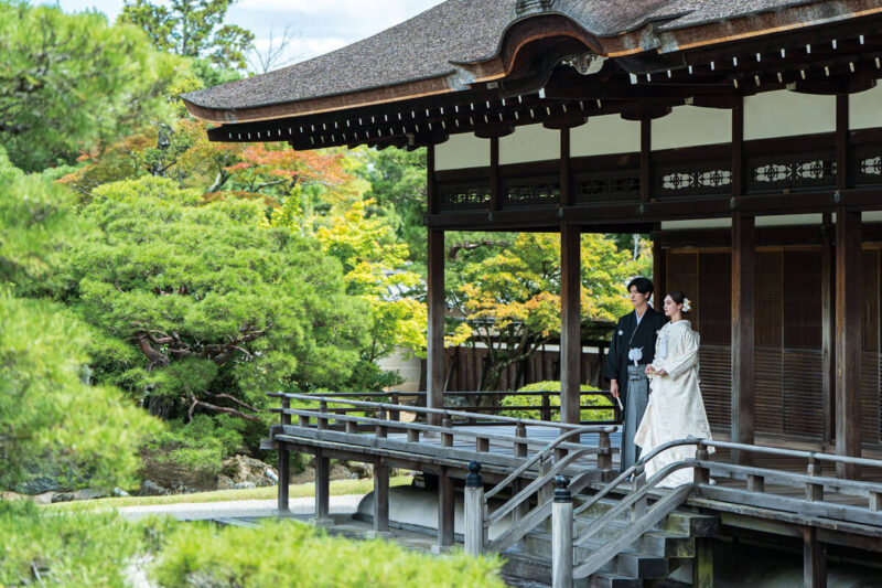 御所の風情と四季をまとう
雅やかな古都の花嫁姿