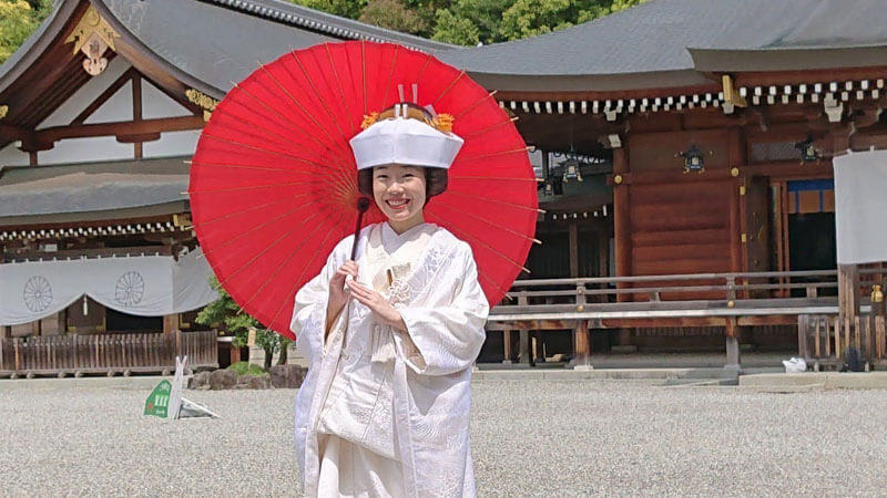 母から受け継いだ白無垢で神社挙式 老舗料理旅館でアットホームな披露宴 日本の結婚式