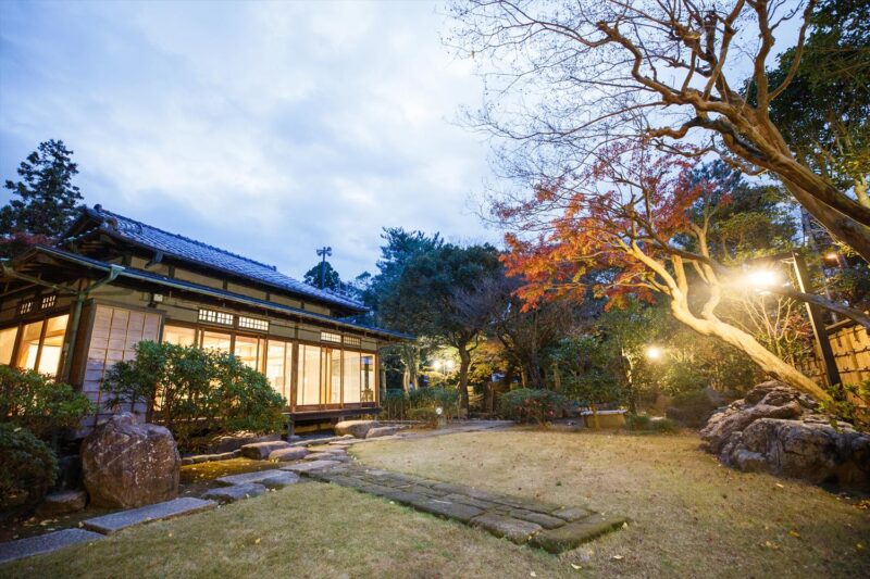 鶴岡八幡宮　鶯吟亭
