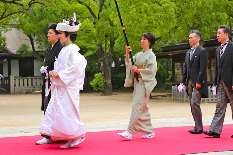 湊川神社 楠公会館　本殿参進