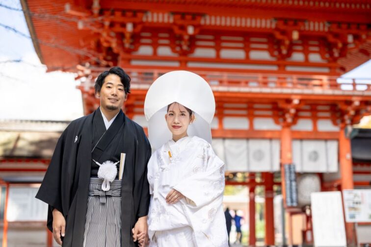 秋色に輝く紅葉の盛り<br>世界遺産の杜で家族の絆を結ぶ
