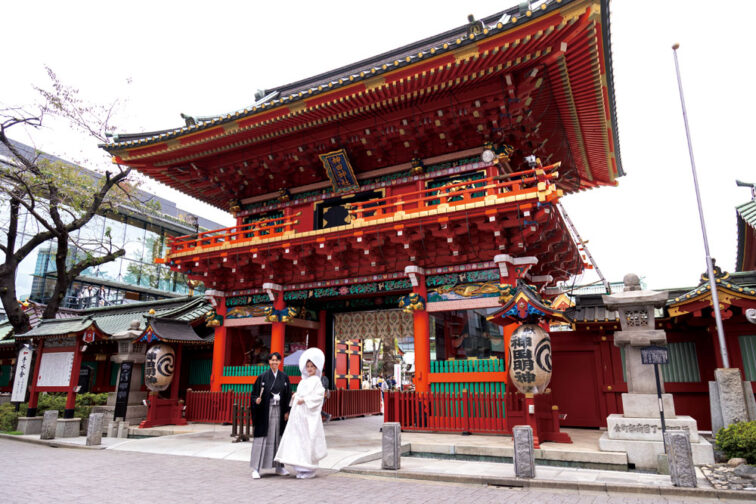 東京の歴史を綴る格式ある神社で <br>伝統美とトレンドの装いをまとう