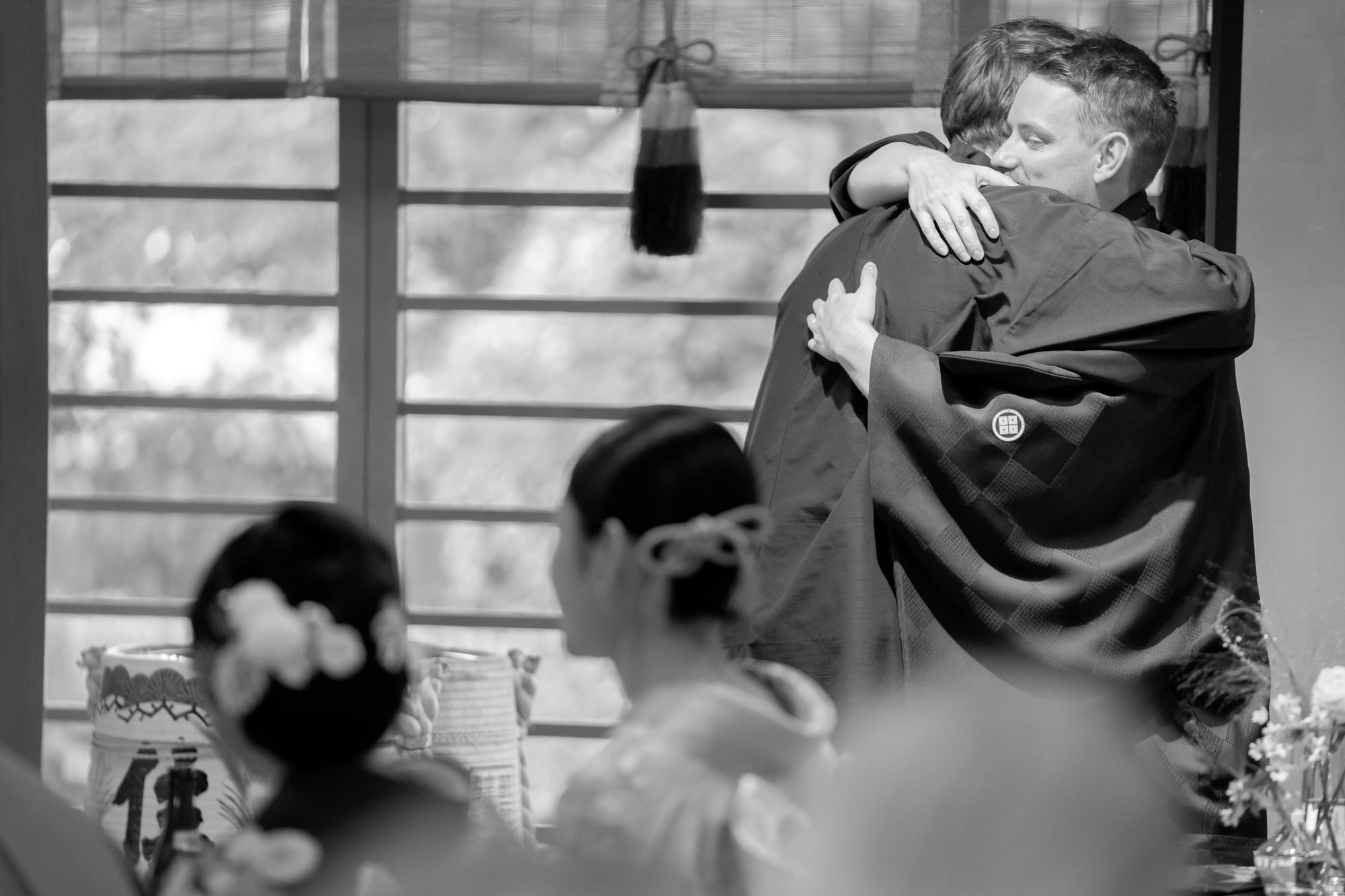 結婚式当日のモノクロ写真