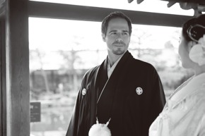 結婚式当日のモノクロ写真