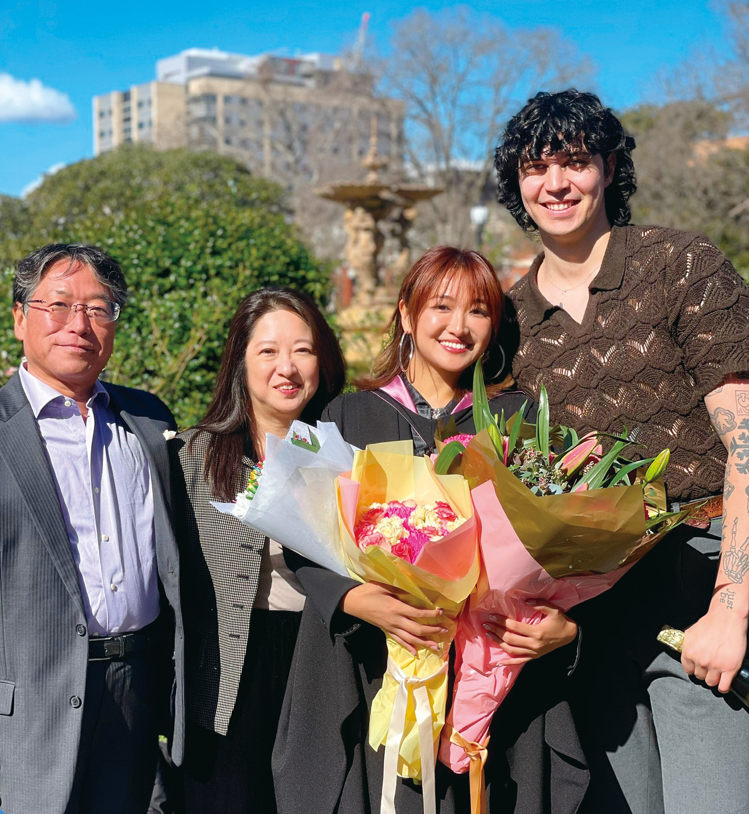 ニコラスさん × 春香さん／大学院を卒業