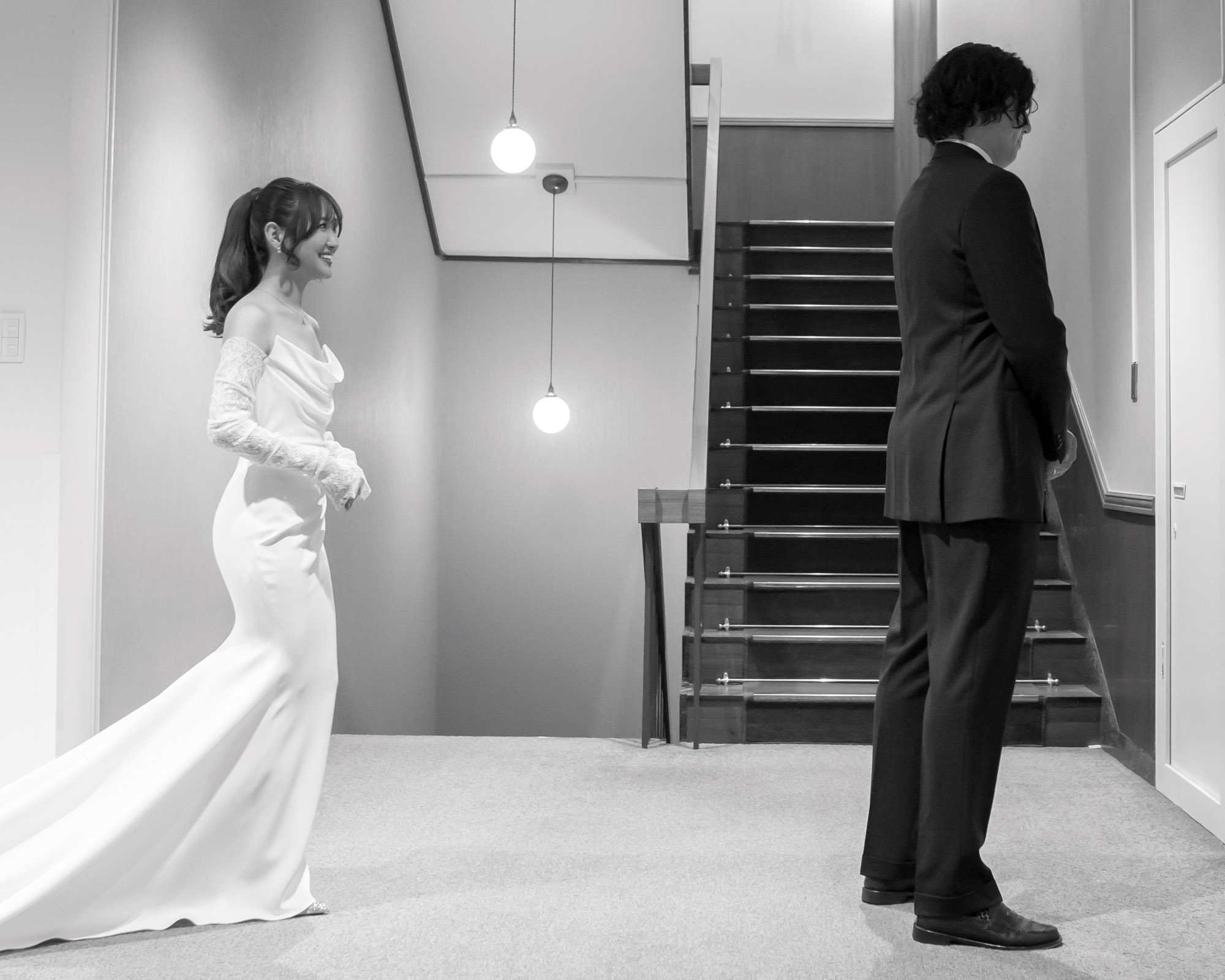 結婚式当日のモノクロ写真