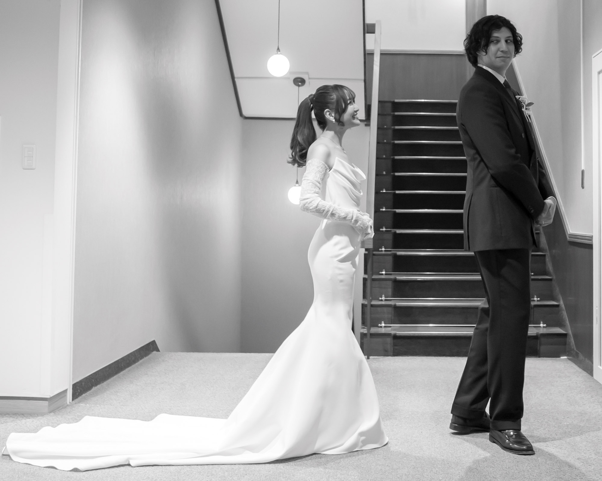 結婚式当日のモノクロ写真