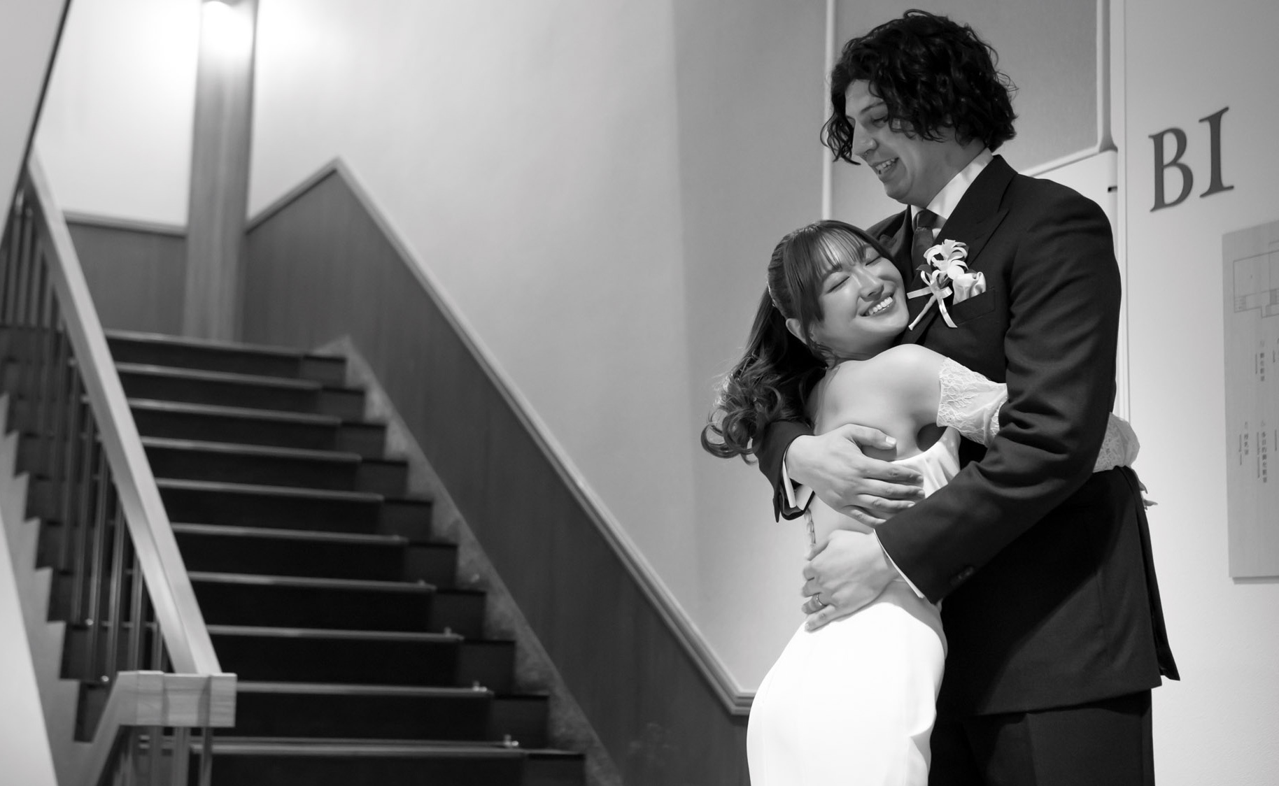 結婚式当日のモノクロ写真