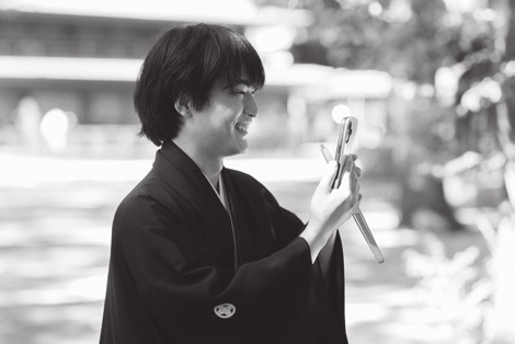 神前式に臨む雷蔵さん