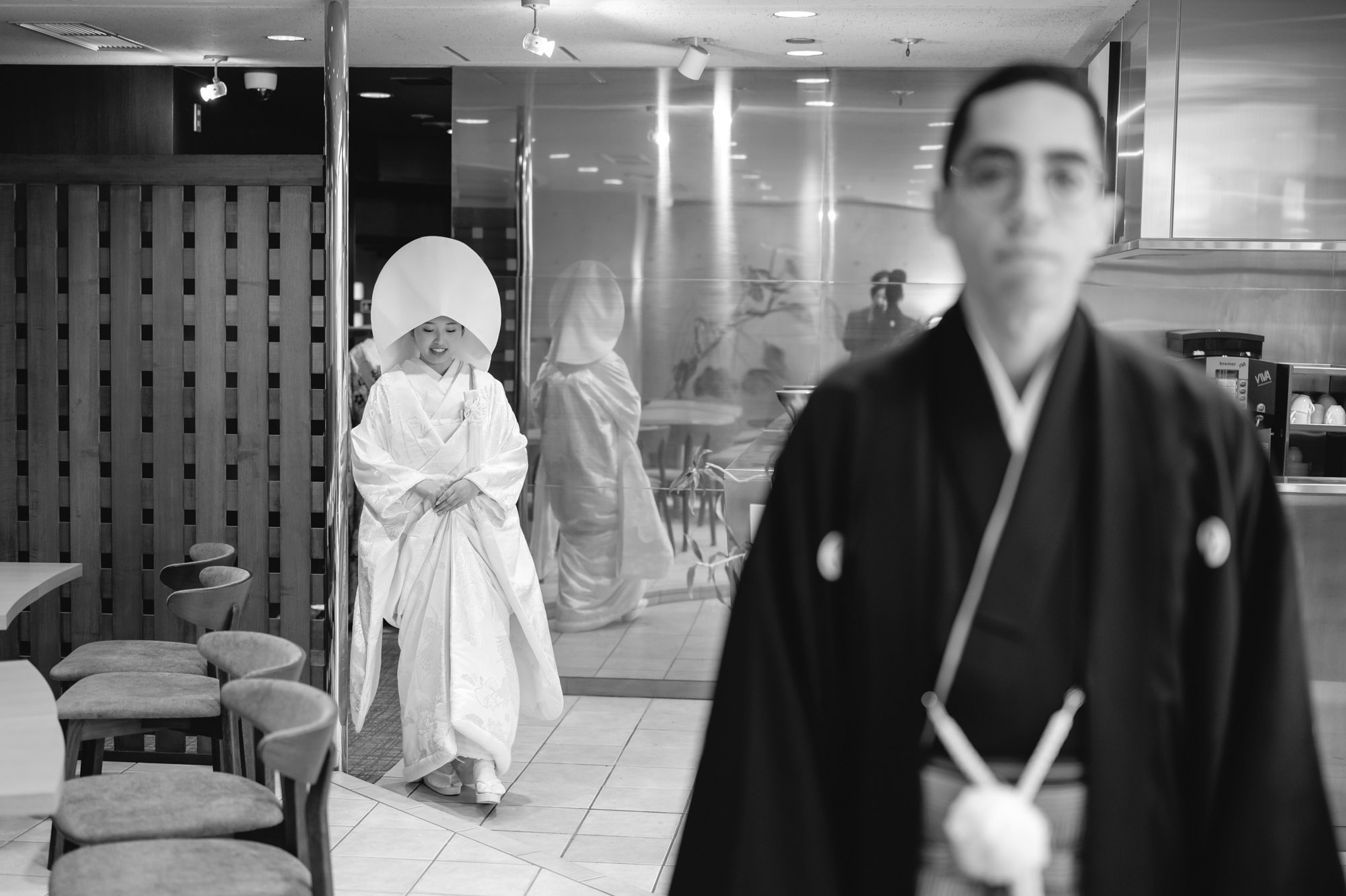 結婚式当日のモノクロ写真