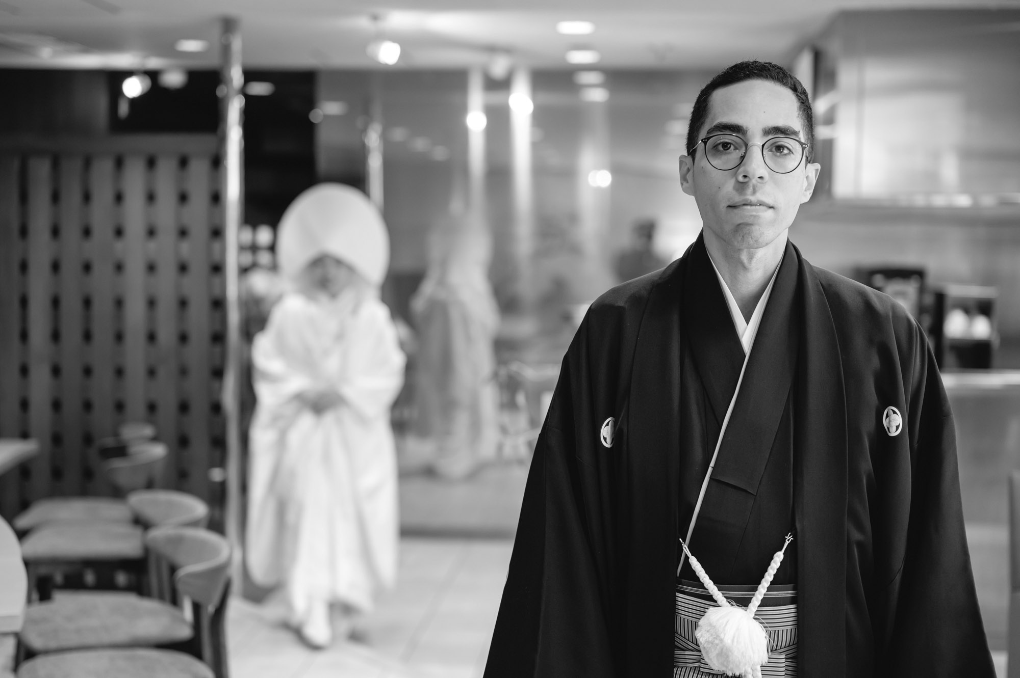 結婚式当日のモノクロ写真