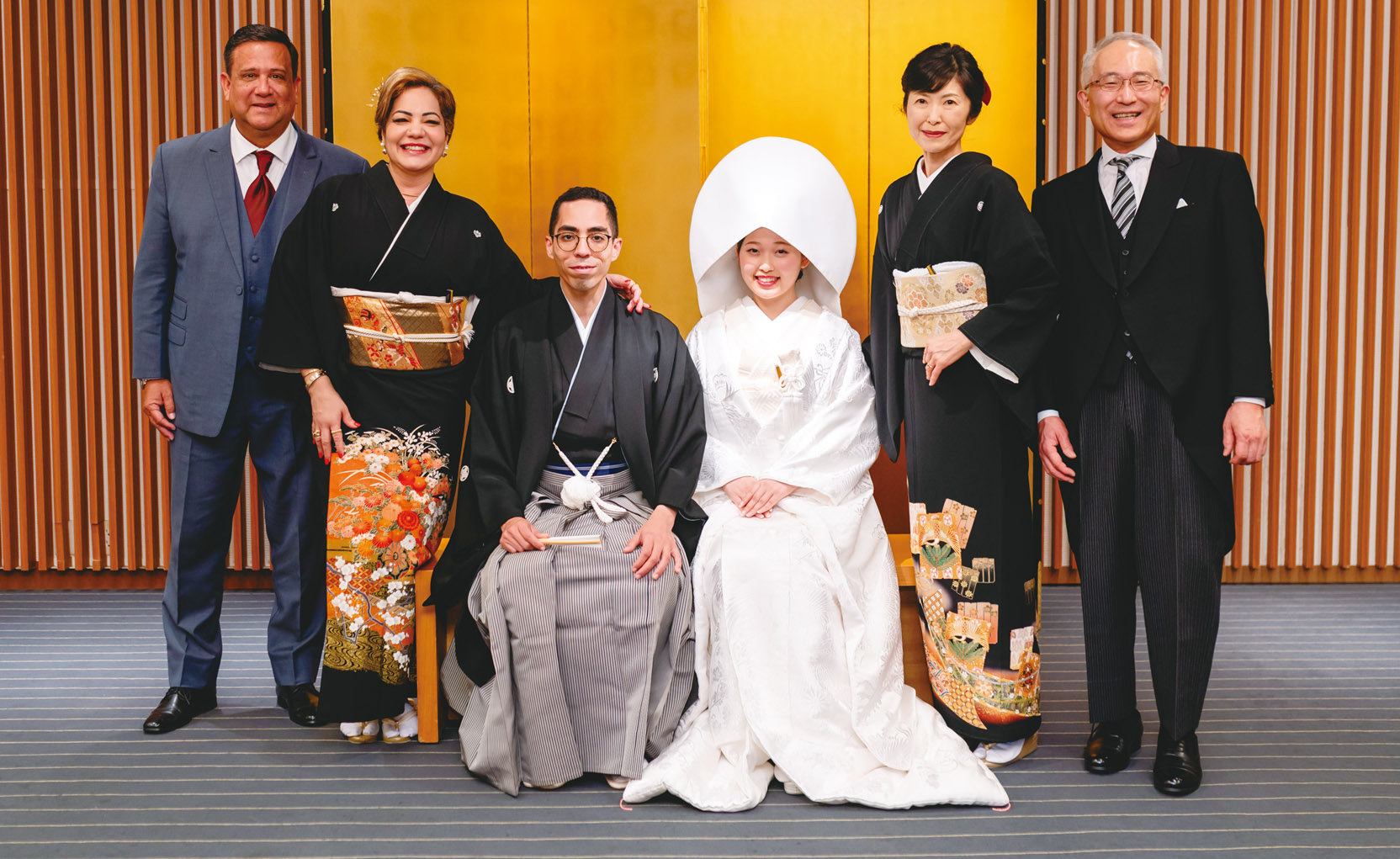 リカルドさん × 千春さんと家族の記念写真